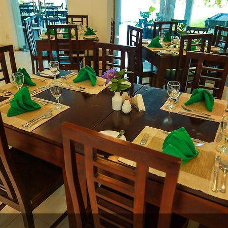 Lavendish Okrin Hotel Kataragama Luaran gambar