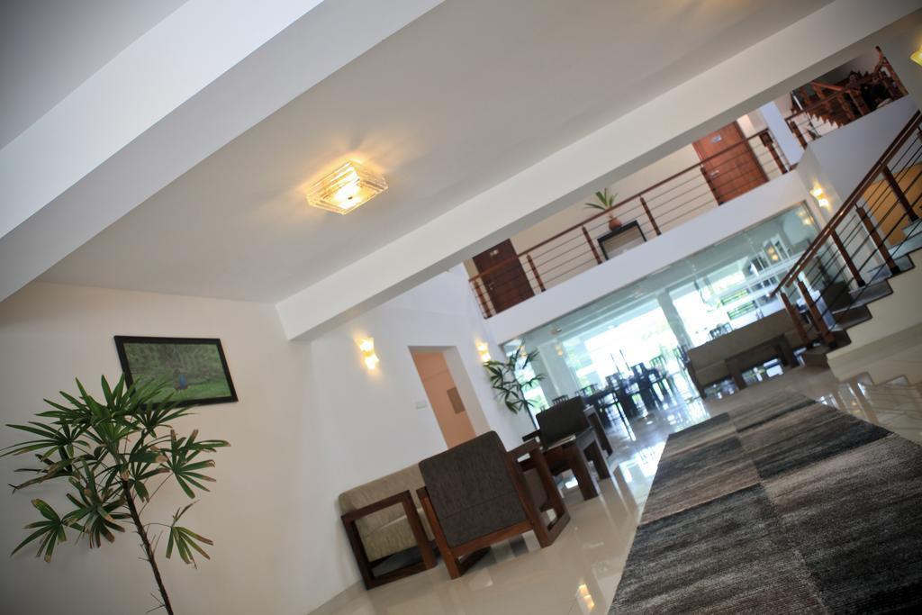 Lavendish Okrin Hotel Kataragama Luaran gambar