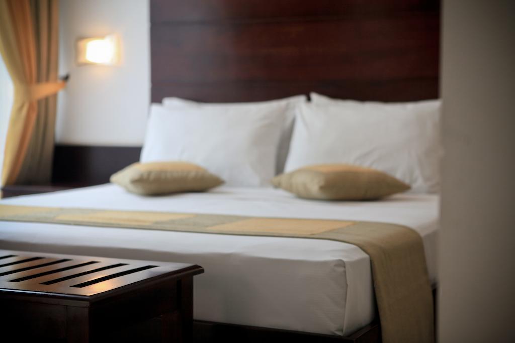 Lavendish Okrin Hotel Kataragama Bilik gambar