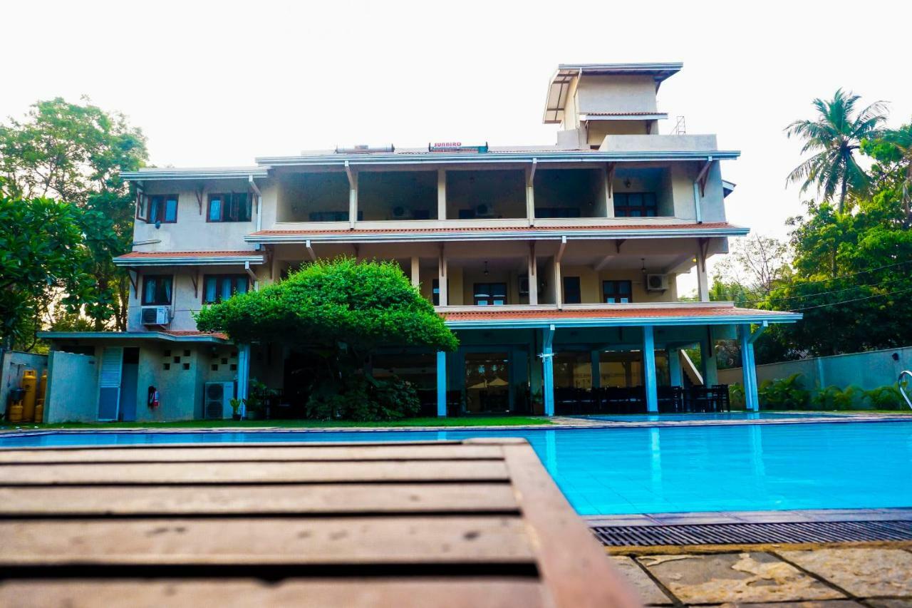 Lavendish Okrin Hotel Kataragama Luaran gambar